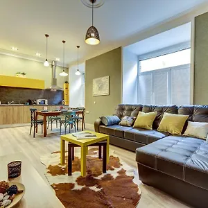 https://apartments-at-rubinshtein-15-17.getsaintpetersburghotels.com