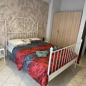 Apartament Stone, Salonic