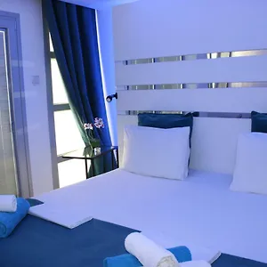 https://mariandry-apartments.larnacahotels.org