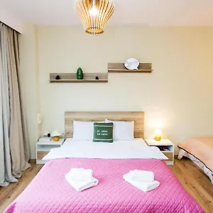 Apartament Downtown, Salonic